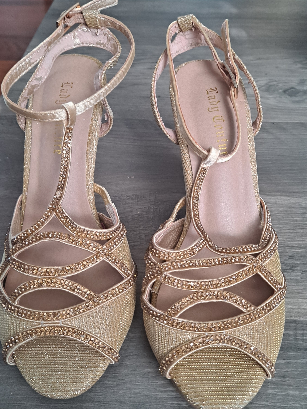LADY COUTURE Gold Embellished Strappy Women's Sandals